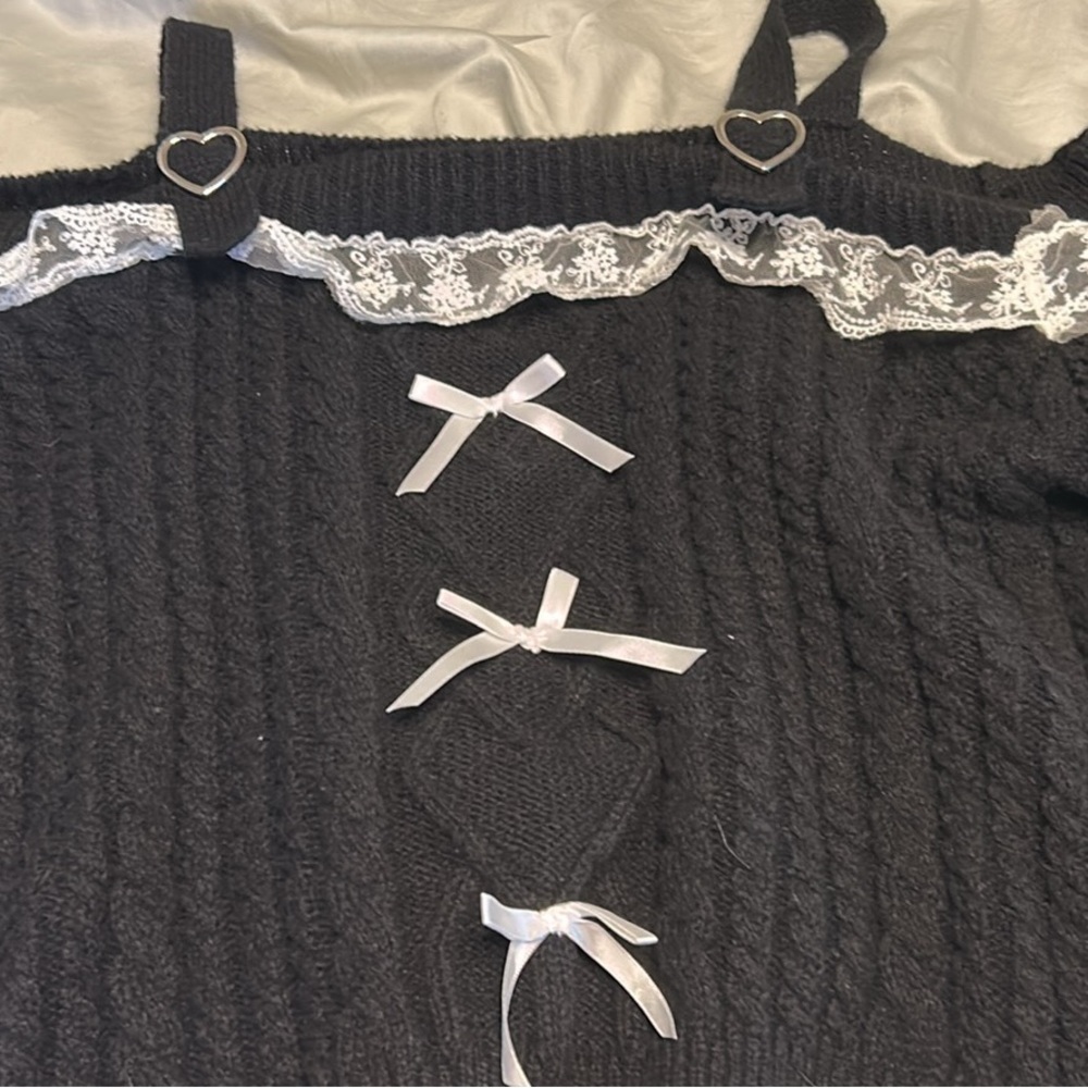 ROMWE Black Off-the-Shoulder Sweater with White Lace and Bows
